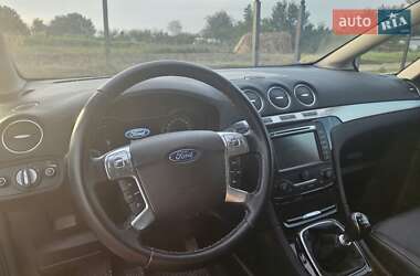 Мінівен Ford S-Max 2013 в 