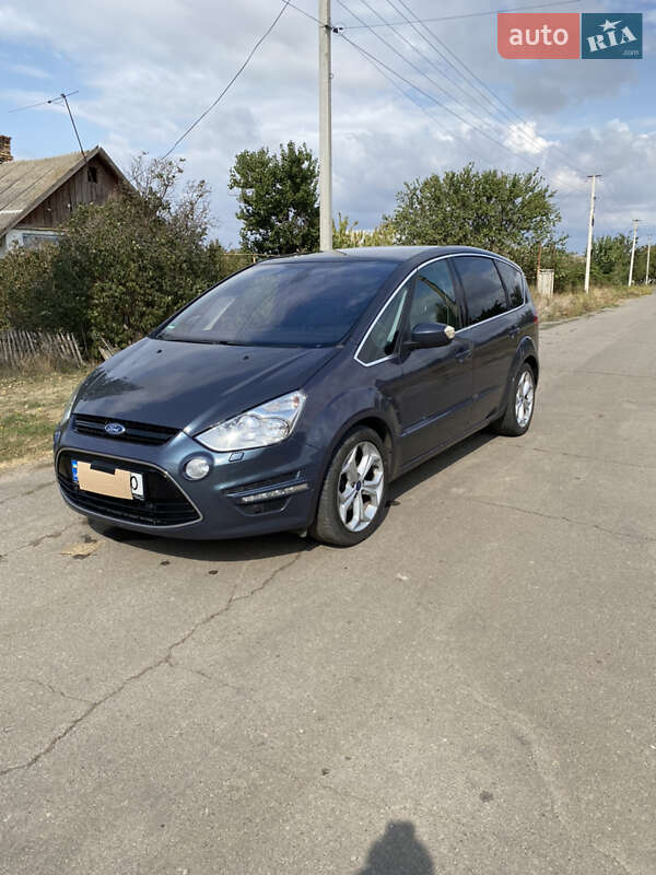 Мінівен Ford S-Max 2014 в Южному