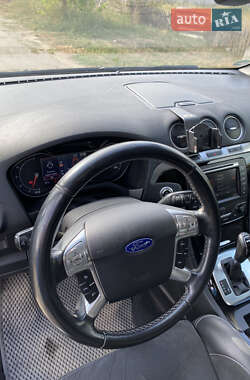 Минивэн Ford S-Max 2014 в 