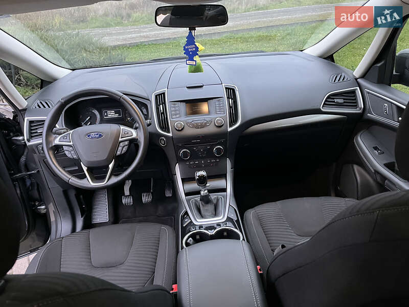 Минивэн Ford S-Max 2016 в Виноградове