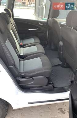 Минивэн Ford S-Max 2013 в 