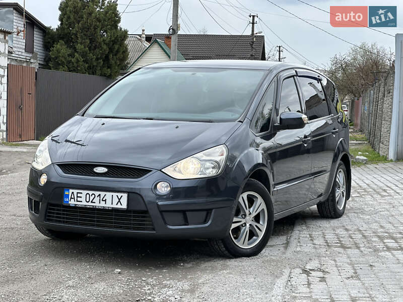 Минивэн Ford S-Max 2006 в 
