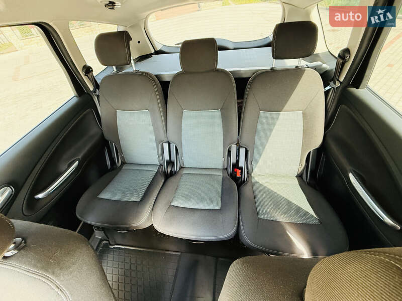 Мінівен Ford S-Max 2011 в Львові