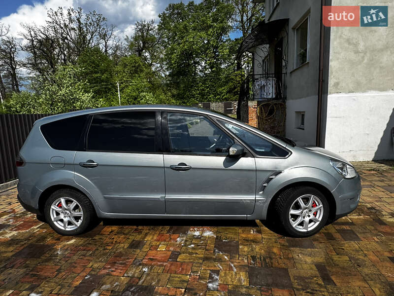 Минивэн Ford S-Max 2009 в Долине