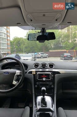 Минивэн Ford S-Max 2011 в 