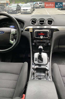Минивэн Ford S-Max 2011 в 