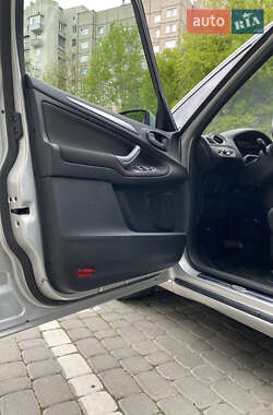 Минивэн Ford S-Max 2011 в 