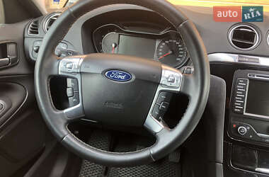 Минивэн Ford S-Max 2013 в 