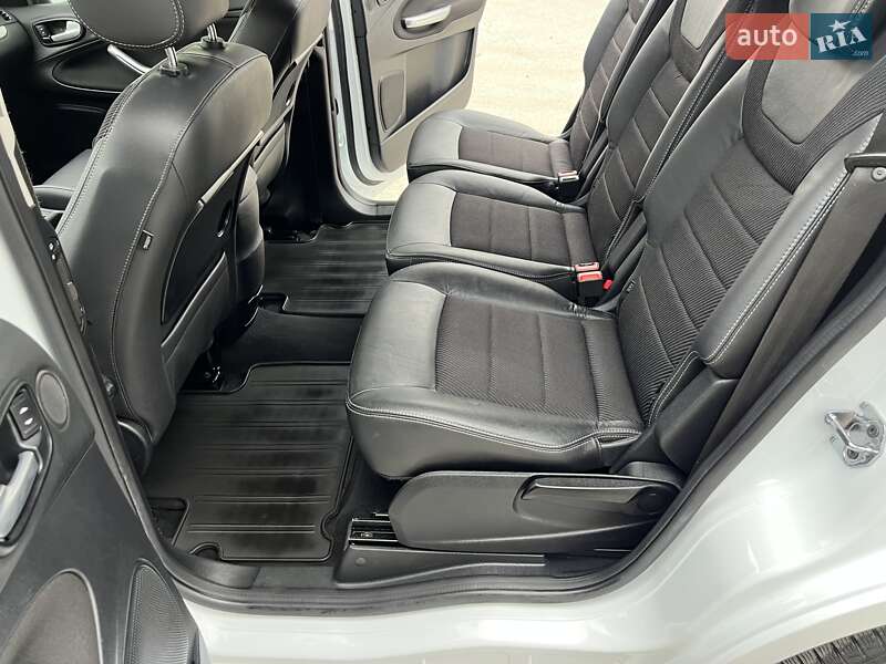 Мінівен Ford S-Max 2013 в Радивиліві
