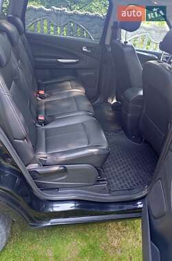 Минивэн Ford S-Max 2012 в 