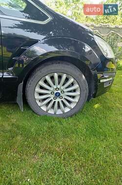 Минивэн Ford S-Max 2012 в 