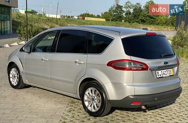 Минивэн Ford S-Max 2013 в 