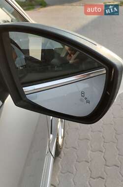Мінівен Ford S-Max 2012 в 