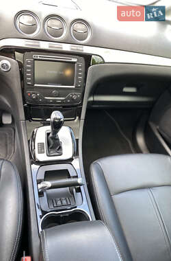 Минивэн Ford S-Max 2013 в 
