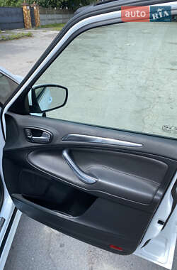 Минивэн Ford S-Max 2013 в 