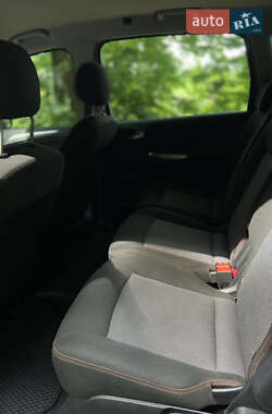 Минивэн Ford S-Max 2011 в 