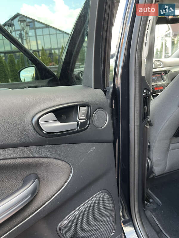 Минивэн Ford S-Max 2011 в Стрые