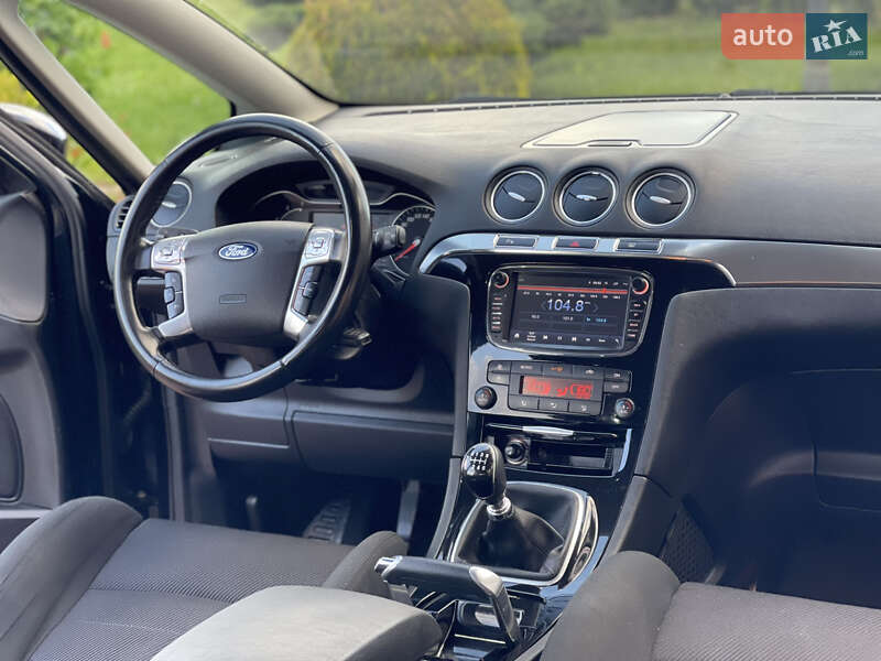 Минивэн Ford S-Max 2011 в Стрые