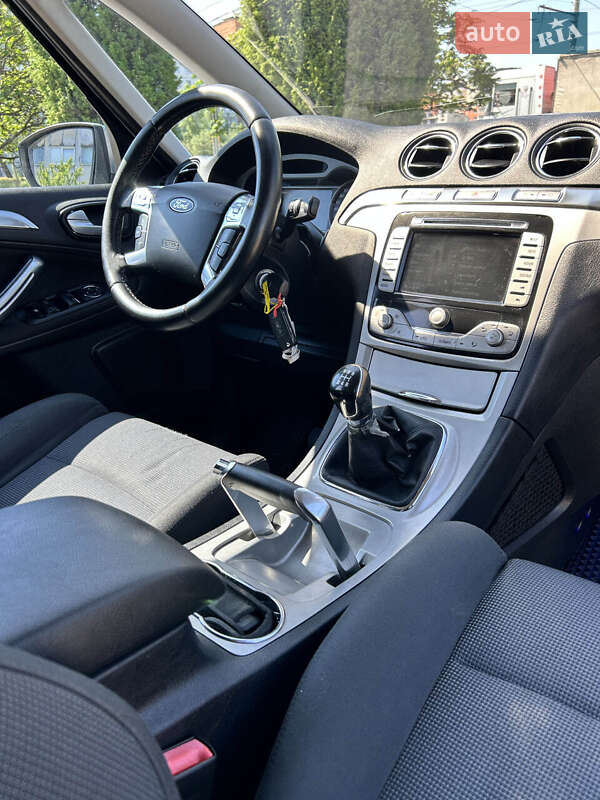 Минивэн Ford S-Max 2009 в Сумах
