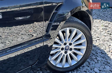 Минивэн Ford S-Max 2011 в 