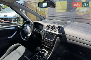 Минивэн Ford S-Max 2011 в 
