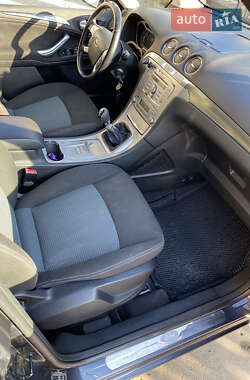 Минивэн Ford S-Max 2008 в 