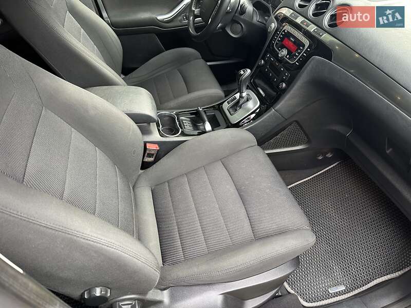 Минивэн Ford S-Max 2013 в Киеве