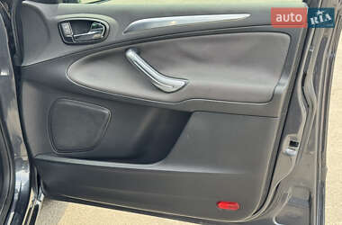 Минивэн Ford S-Max 2006 в 
