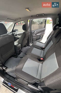 Минивэн Ford S-Max 2012 в 