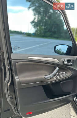 Минивэн Ford S-Max 2014 в 