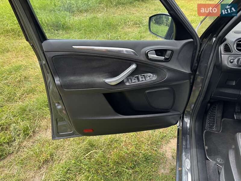 Минивэн Ford S-Max 2009 в Киеве
