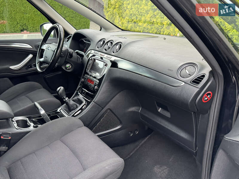Минивэн Ford S-Max 2011 в Стрые