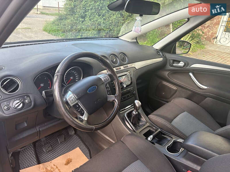 Минивэн Ford S-Max 2012 в Снятине