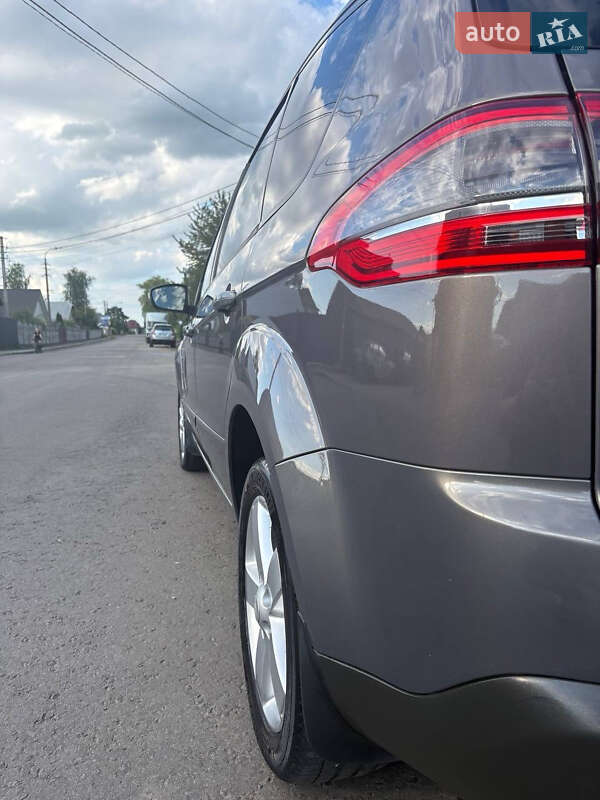 Минивэн Ford S-Max 2012 в Снятине