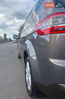 Минивэн Ford S-Max 2012 в 