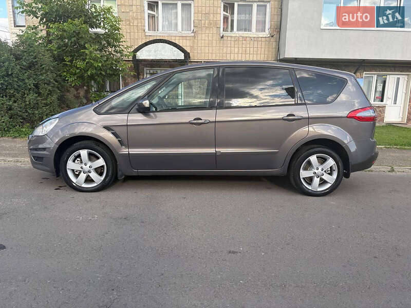 Минивэн Ford S-Max 2012 в 