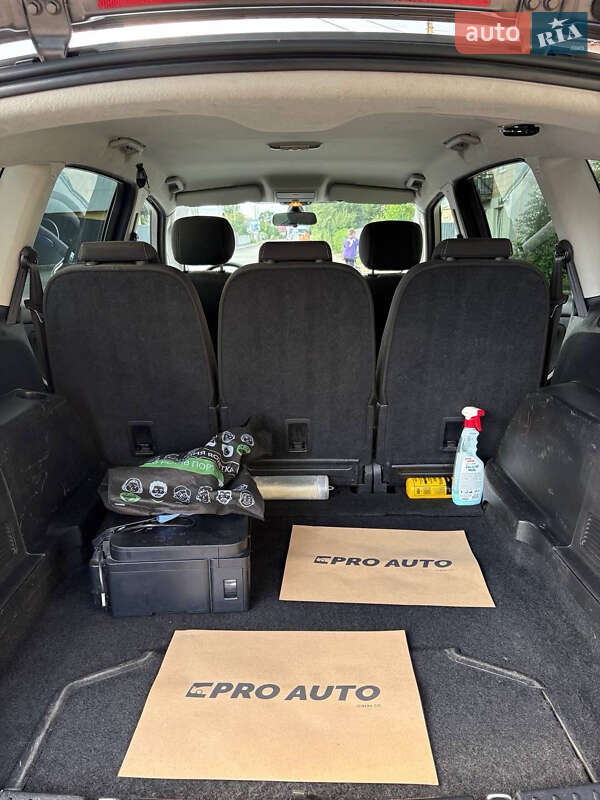 Минивэн Ford S-Max 2012 в Снятине