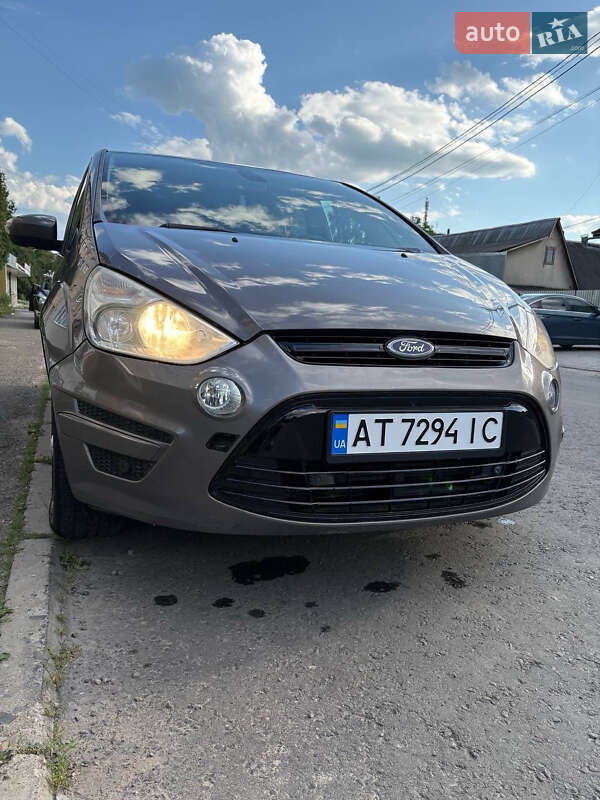 Минивэн Ford S-Max 2012 в Снятине