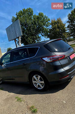 Минивэн Ford S-Max 2016 в 