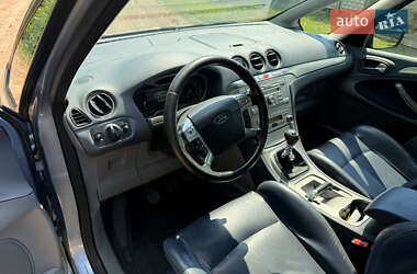 Минивэн Ford S-Max 2006 в 
