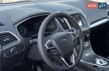 Минивэн Ford S-Max 2020 в 