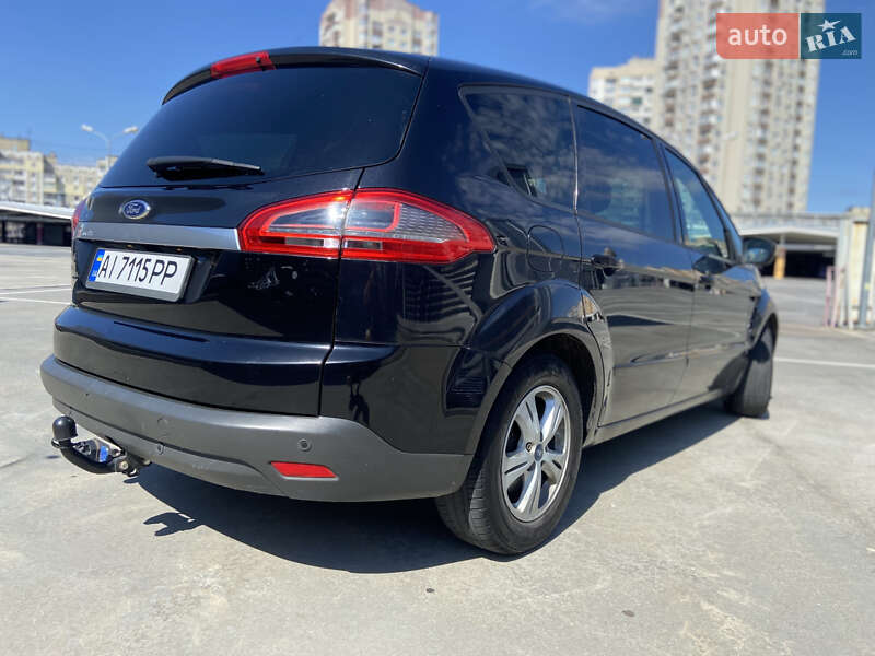 Минивэн Ford S-Max 2011 в Киеве