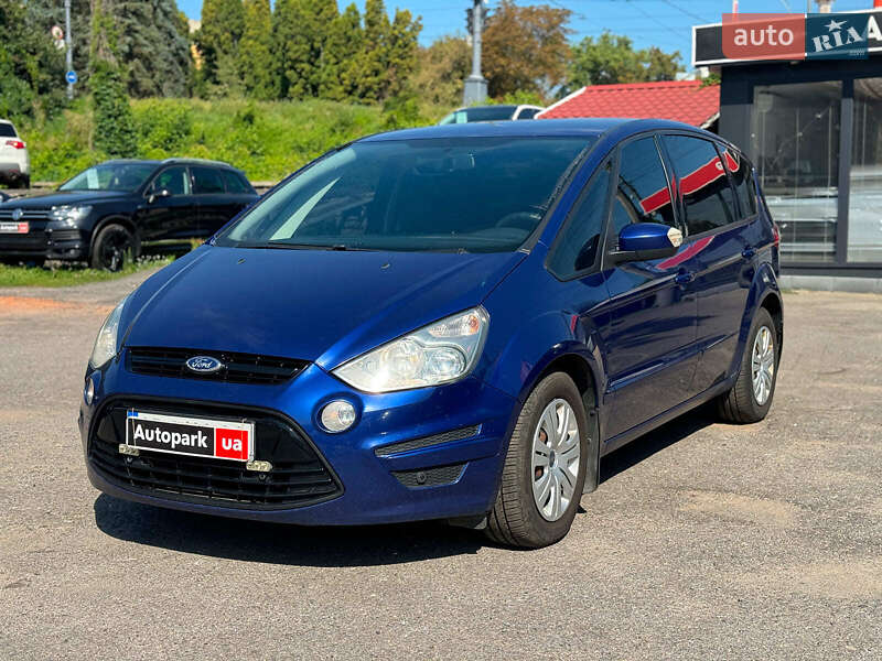 Минивэн Ford S-Max 2013 в 