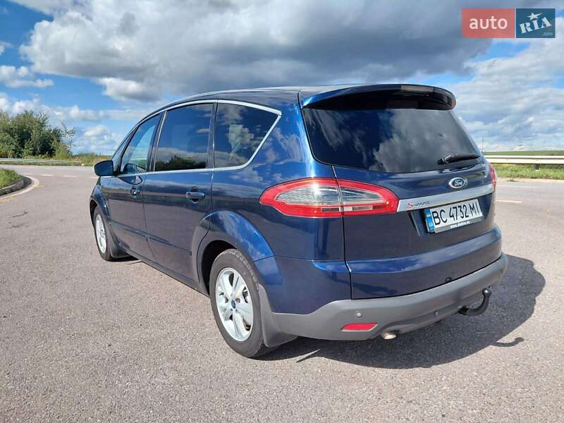 Минивэн Ford S-Max 2010 в Щирце