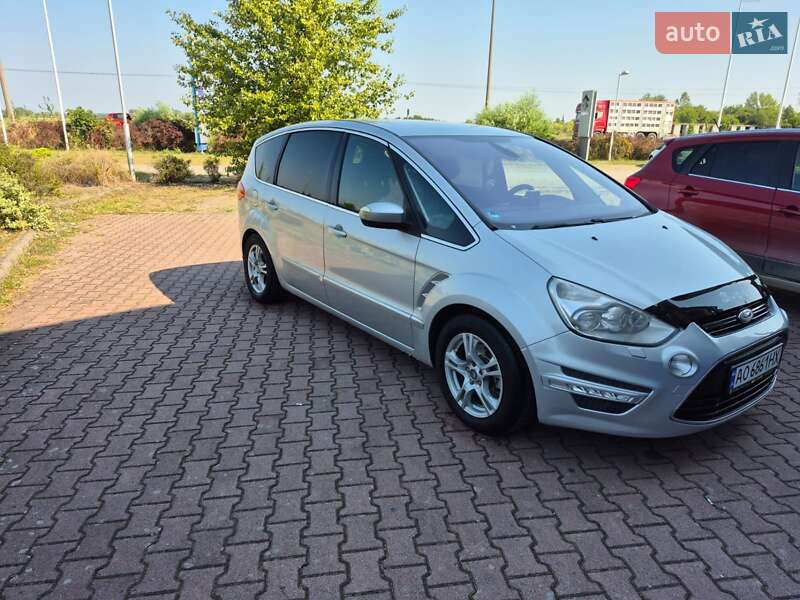Минивэн Ford S-Max 2011 в 