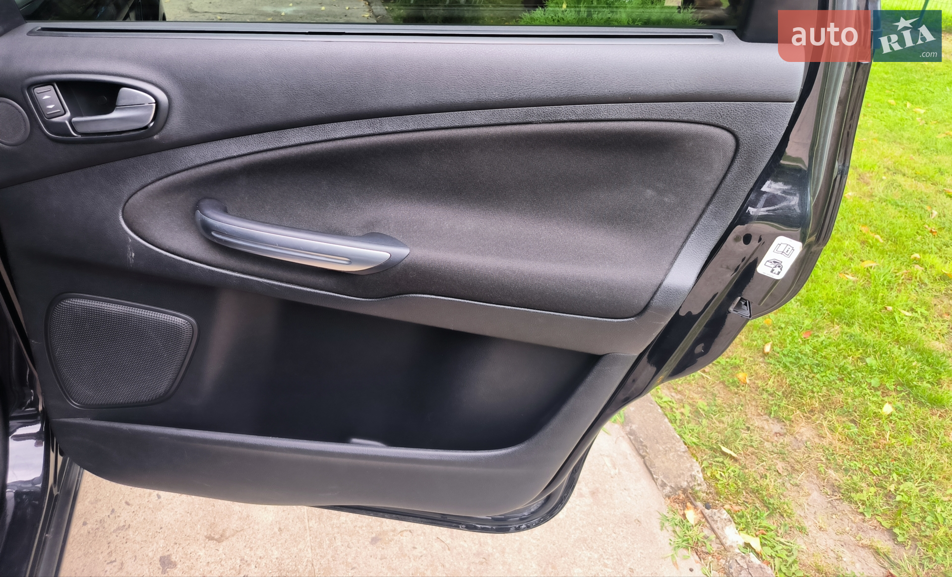 2010 Ford S-MAX - мініатюра 21
