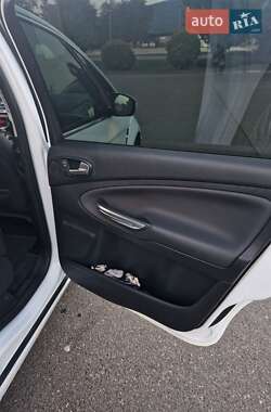 Мінівен Ford S-Max 2014 в 