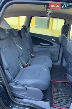 Минивэн Ford S-Max 2006 в 