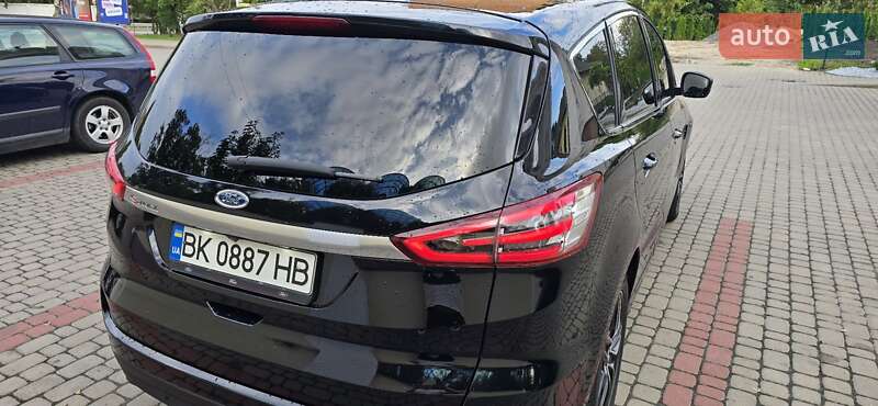 Минивэн Ford S-Max 2015 в Остроге