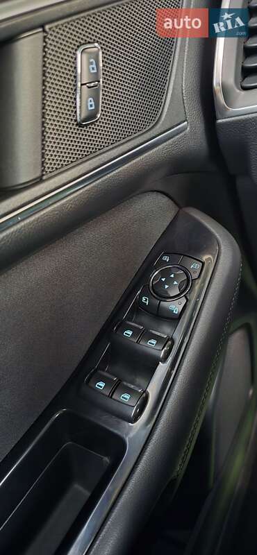 Минивэн Ford S-Max 2015 в Остроге